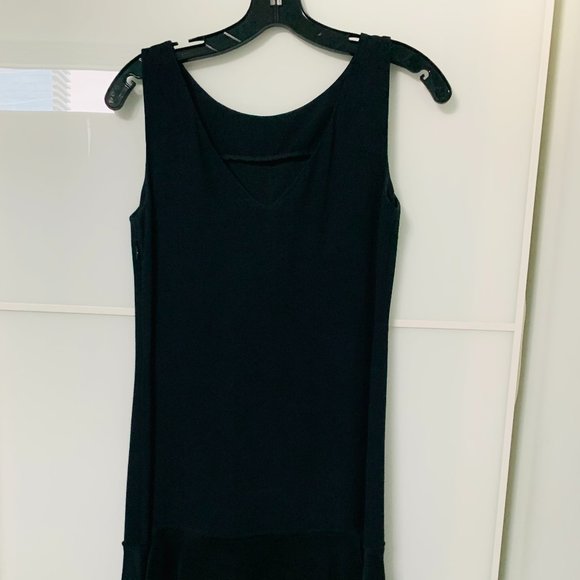 Selling black Theory dress in size 0 - Picture 3 of 6